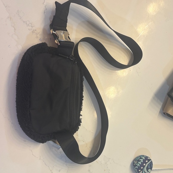 lululemon chest bag Everywhere Sling Bag Small 2L | Men's Bags,Purses,Wallets